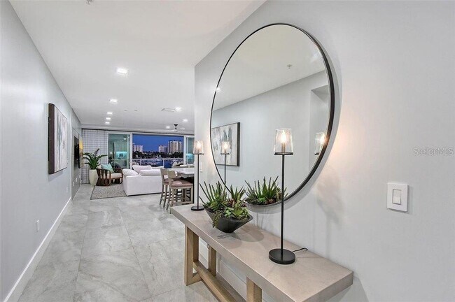 Building Photo - 650 Golden Gate Point