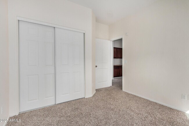 Building Photo - 1844 E Dunbar Dr