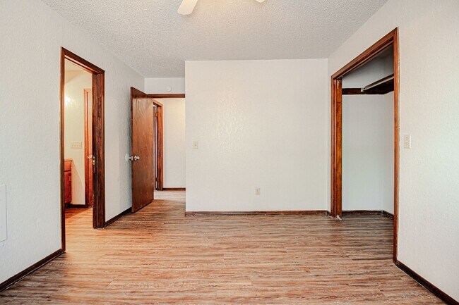 Building Photo - 3 Bed 2 Bath in OKC!