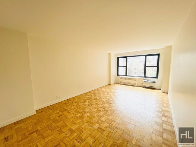 Building Photo - 145 4th Ave