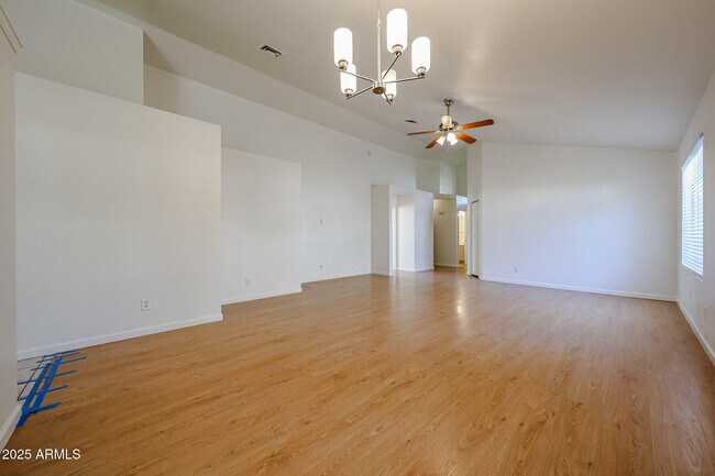 Building Photo - 214 S Rush Cir E