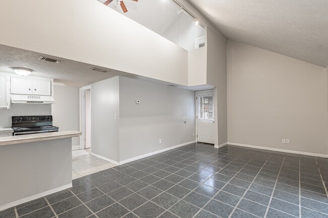 Building Photo - 26620 Primrose Ct