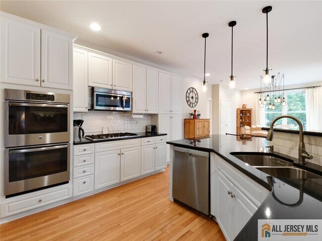 Building Photo - 27 Bodine Dr