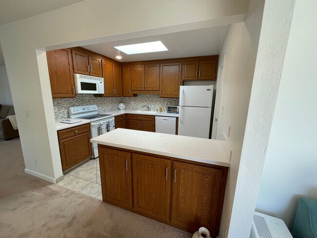 Building Photo - Rio Del Mar Condo - 2bed/2bath + den