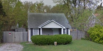 Building Photo - 2709 S Alvord Blvd