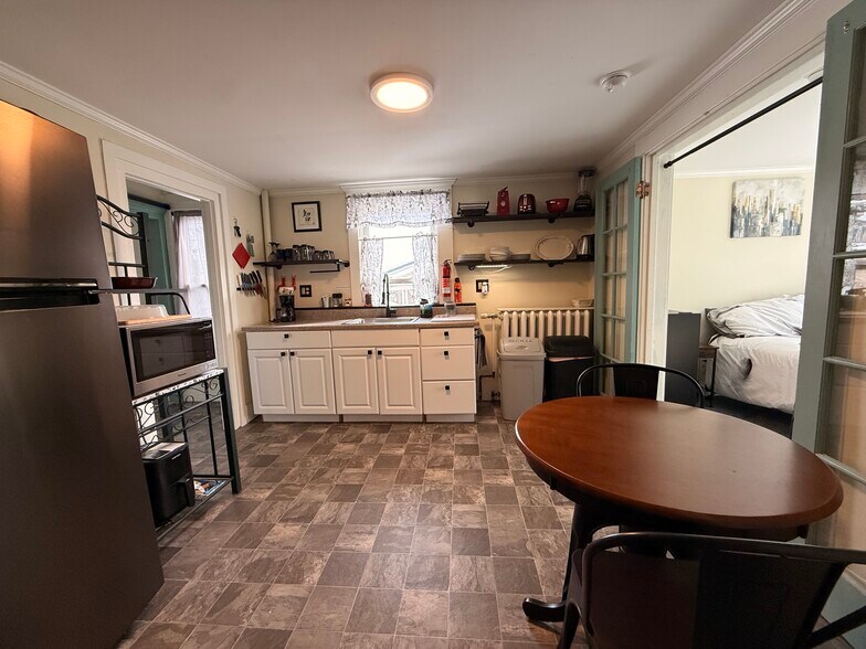 Building Photo - 51 Front St