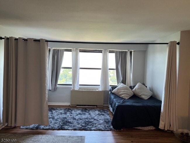 Building Photo - 285 Aycrigg Ave