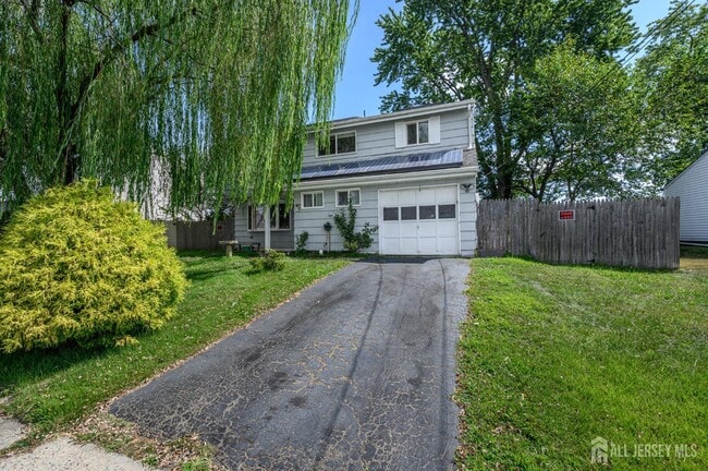 Primary Photo - 16 Gerard Ave