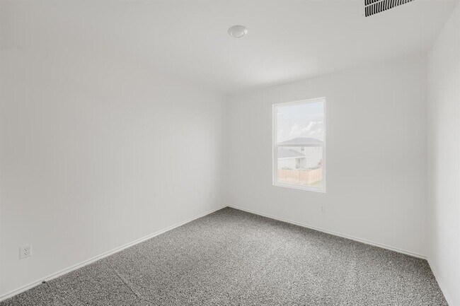 Building Photo - 200 Constanza Trl