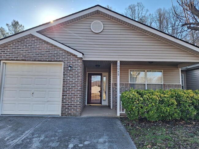 Primary Photo - Hard to find 3br/2ba condo in West Knoxville.