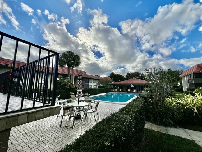 Building Photo - 1000 NW 13th St