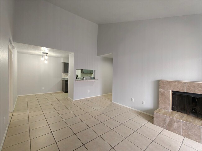 Building Photo - 8034 Antoine Dr