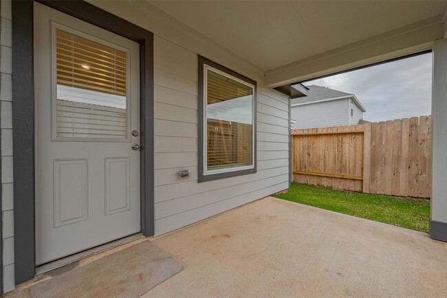 Building Photo - 13625 Goldeye Dr