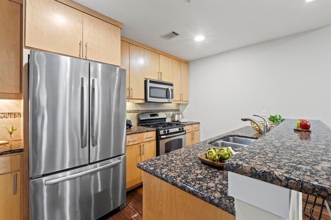 Building Photo - 503 Swanee Dr