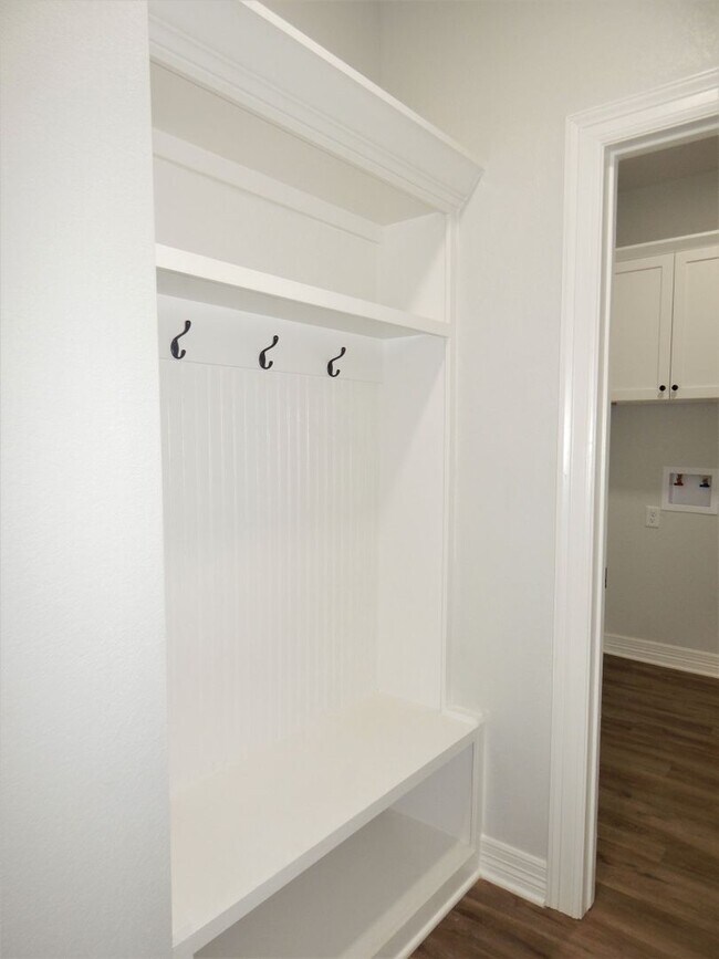 Building Photo - Whitehouse ISD! Gorgeous 4 Bedroom, 2 Bath...