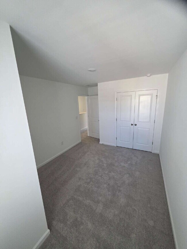 Building Photo - 559 Marcus Wy