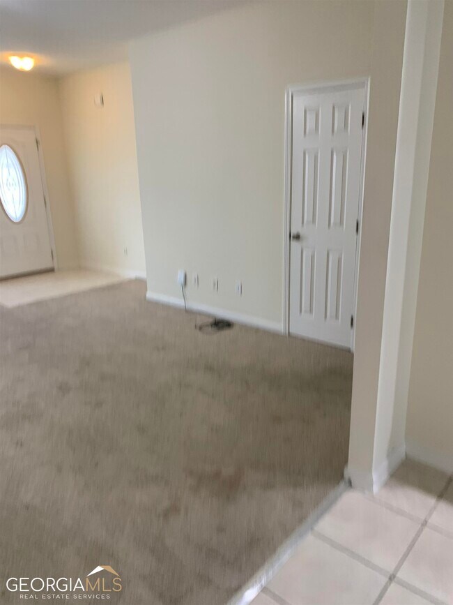 Building Photo - 211 Royal Palms Ave