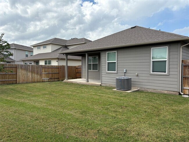 Building Photo - 505 Rainmaker Ln