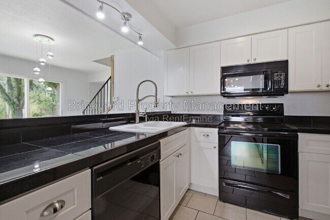 Building Photo - 4126 Justice Ln