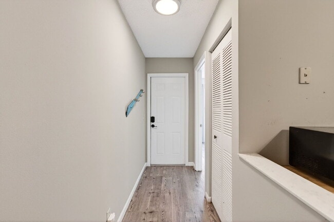 Building Photo - 460 Hardwood Pl