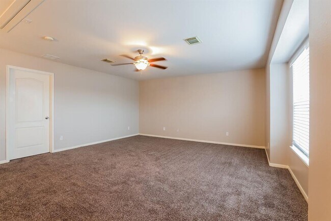 Building Photo - 15118 Sierra Ridge Dr