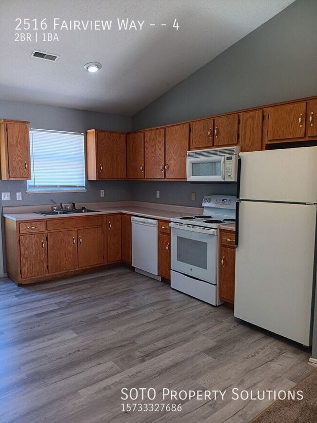 Building Photo - 2516 Fairview Way