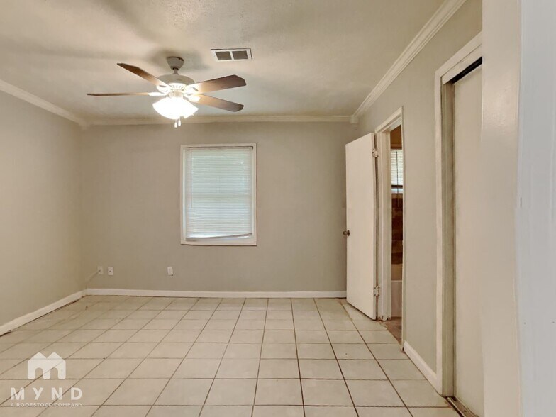 Building Photo - 6497 Voyles Dr