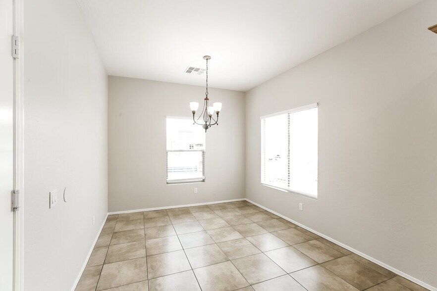 Building Photo - 5418 W Pollack St