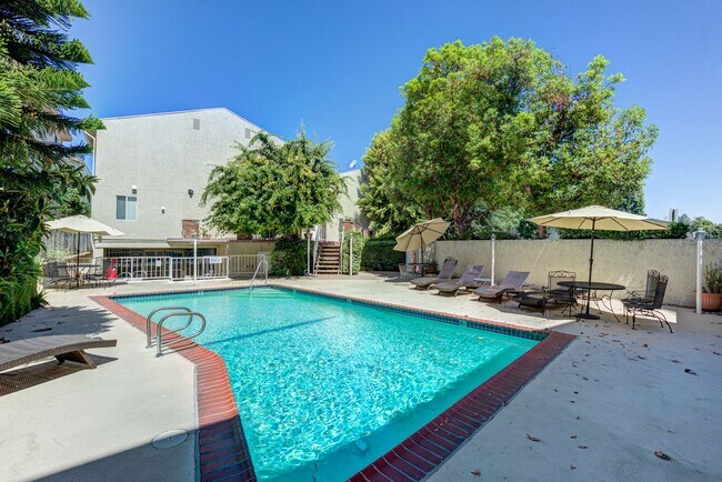 Building Photo - 4558 Willis Ave