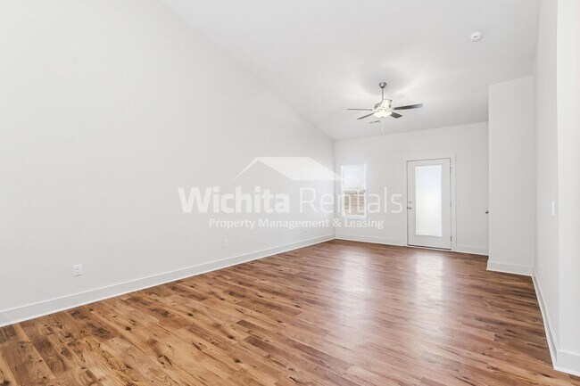 Building Photo - 1867-1867 S Hickory Creek Ct