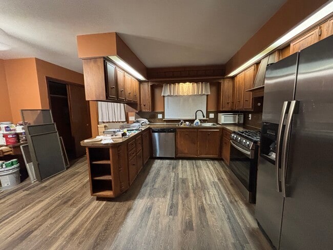 Building Photo - 429 Monroe Ave