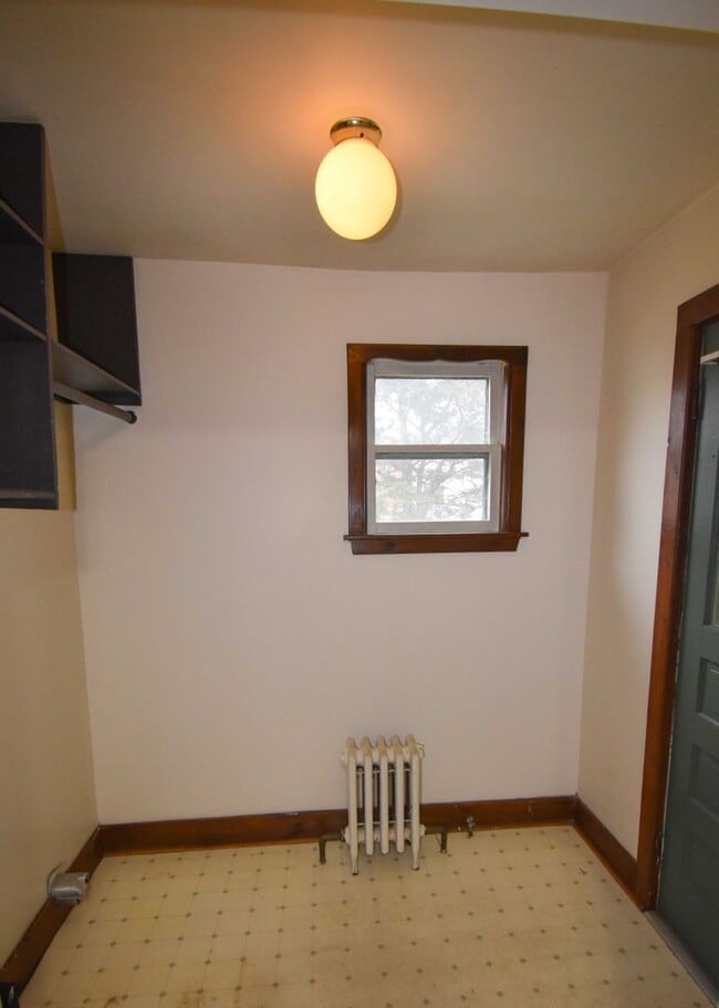 Building Photo - Spacious Three Bedroom House in Mill Hall!