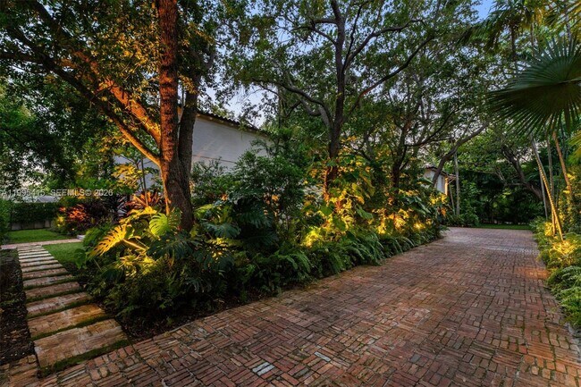 Building Photo - 5812 Alton Rd