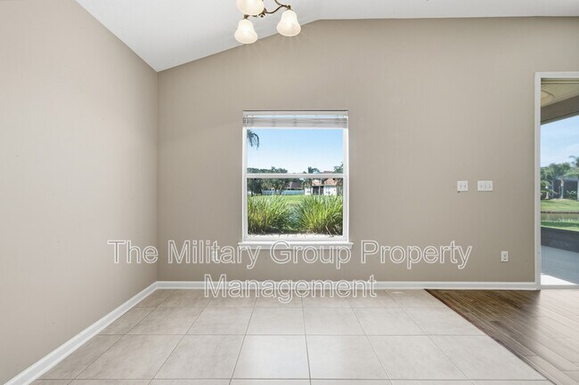 Building Photo - 374 Porta Rosa Circle