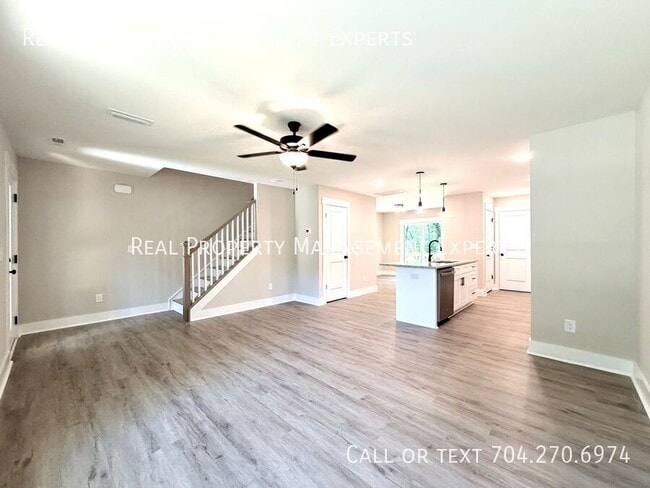 Building Photo - 412 N Scruggs St