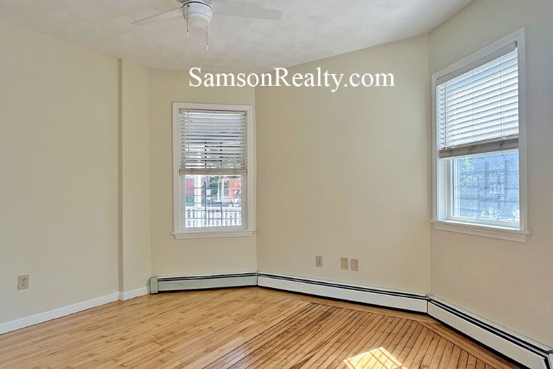 Building Photo - 204 Angell St