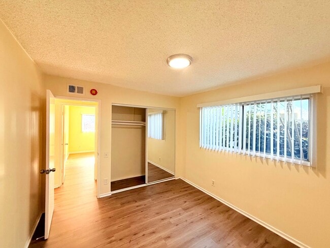 Building Photo - Beautiful Renovated Spacious 4 Bed - 2 Bath Home in West Hills