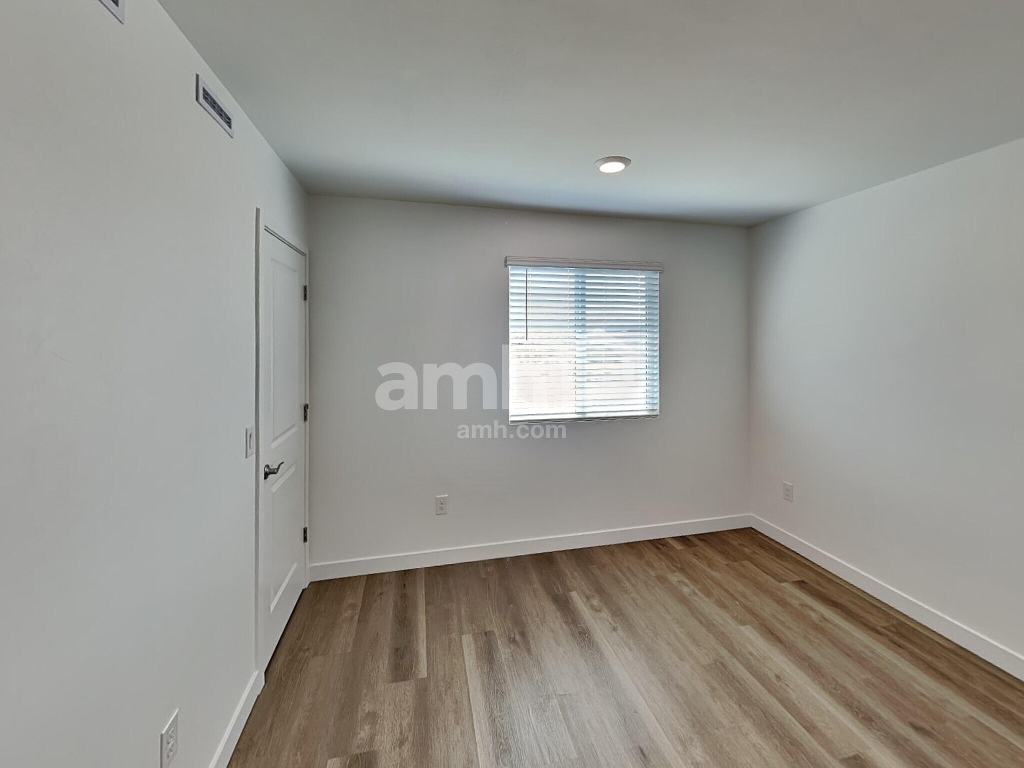 Building Photo - 9714 N Rancho Lozano