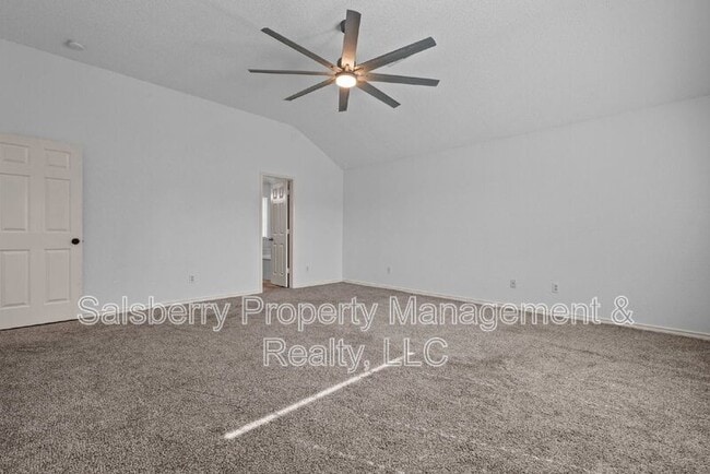 Building Photo - 1105 Hall Dr