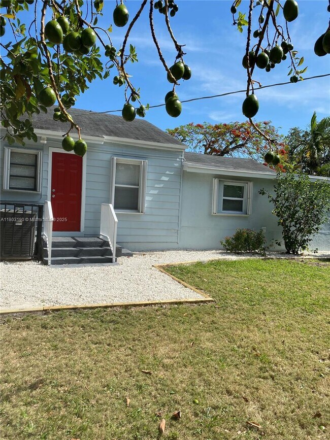Building Photo - 5843 SW 62nd St