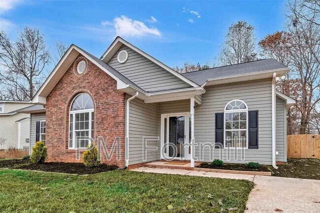 Building Photo - 1331 Copper Creek Ln