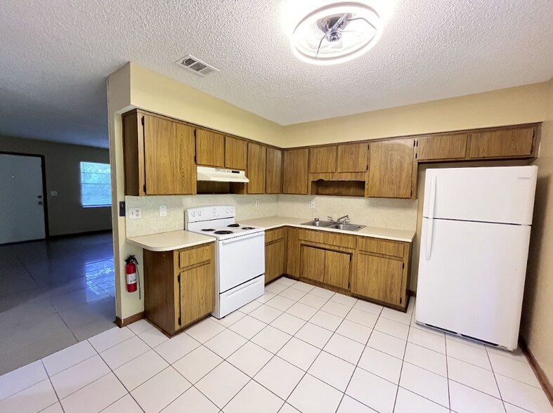 Building Photo - 7496 Necia Dr S