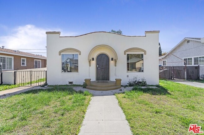 Building Photo - 1622 W 66th St