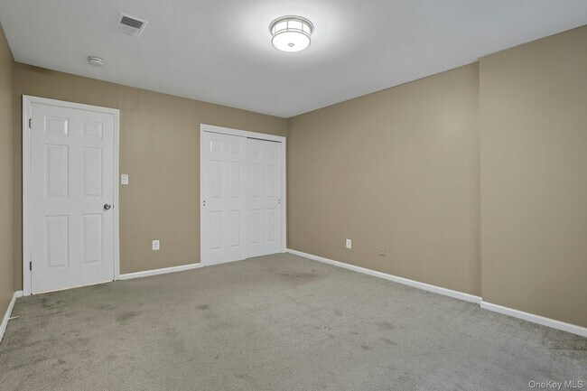 Building Photo - 214 Kennedy Dr