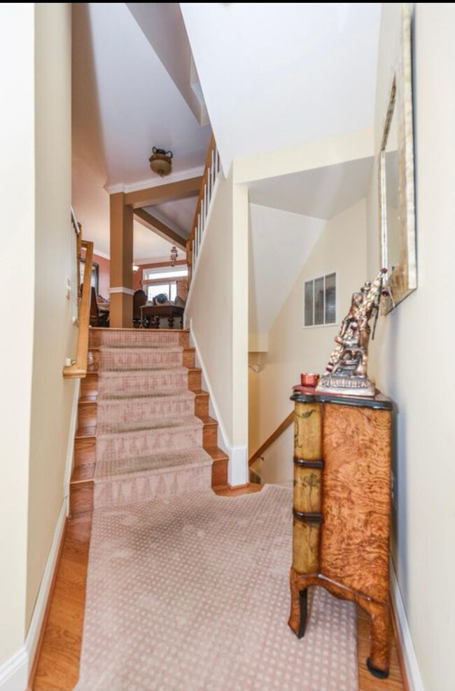 Building Photo - 22542 Maison Carree Square