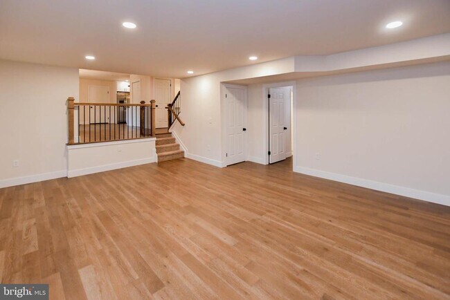 Building Photo - 1423 Albert Dr