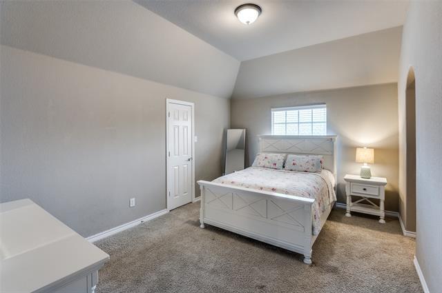 Building Photo - 3032 Larreta