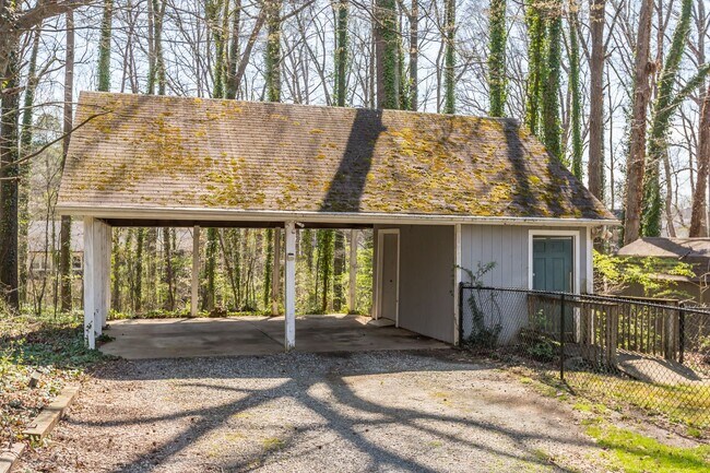 Building Photo - Spacious 3 bed 2 Bathroom House in Peace Haven Rd Winston-Salem