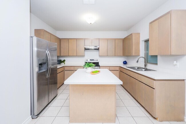 Building Photo - 1511 Don Camilo Blvd