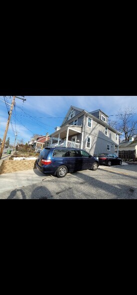 Building Photo - 2 Bonnell St